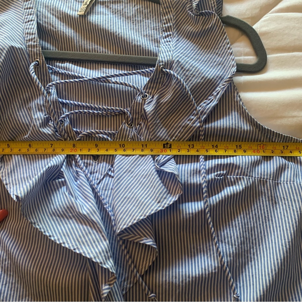 Cute Ruffled shirt - Picture 4 of 6